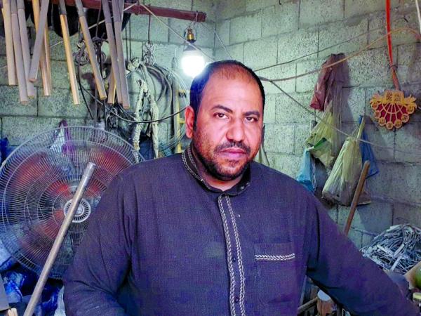 «الحدادة».. مهنة متوارثة تكافح الاندثار
