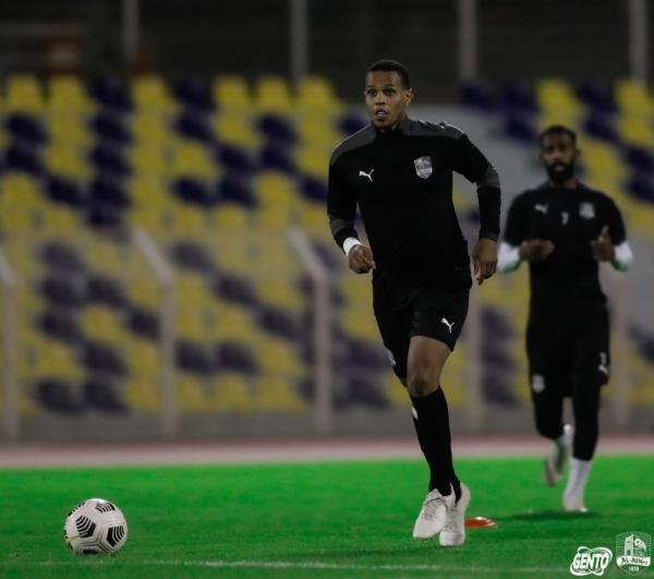 الهلال والباطن .. الصدارة والهروب