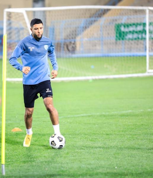 الهلال والباطن .. الصدارة والهروب
