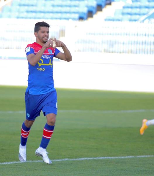 الهلال والباطن .. الصدارة والهروب