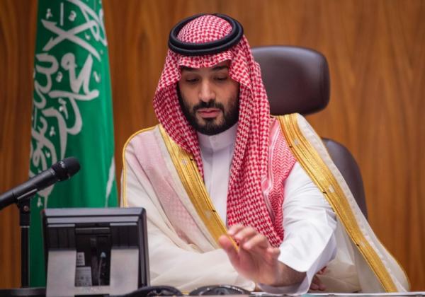 ولي العهد يعايد منسوبي وزارة الدفاع بعيد الفطر