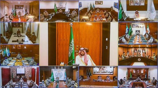 ولي العهد يعايد منسوبي وزارة الدفاع بعيد الفطر