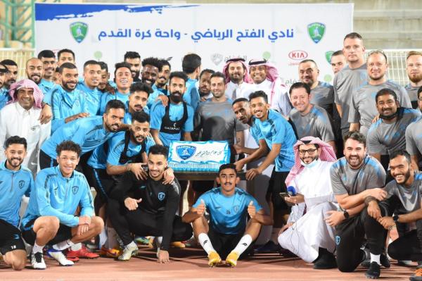 الفتح يحتفل بالعيد.. ويواصل اعداده للوحدة