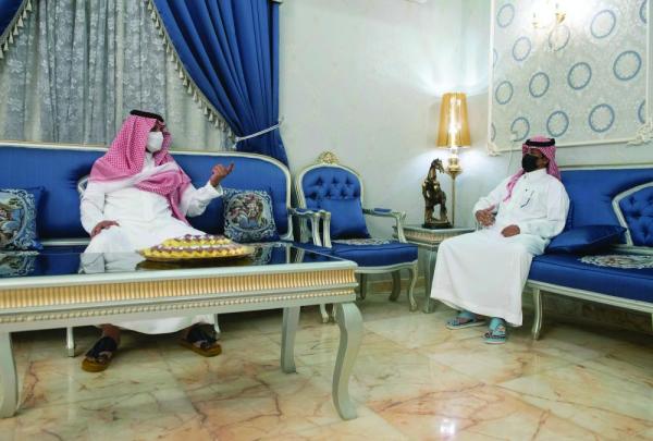 العيدية والزينة..
فرحة وسط الإجراءات الاحترازية