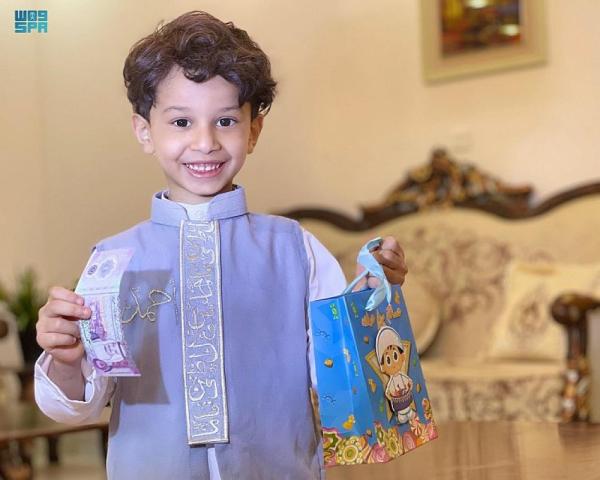 'العيدية'.. ركيزة أساسية لدى الأطفال في العيد
