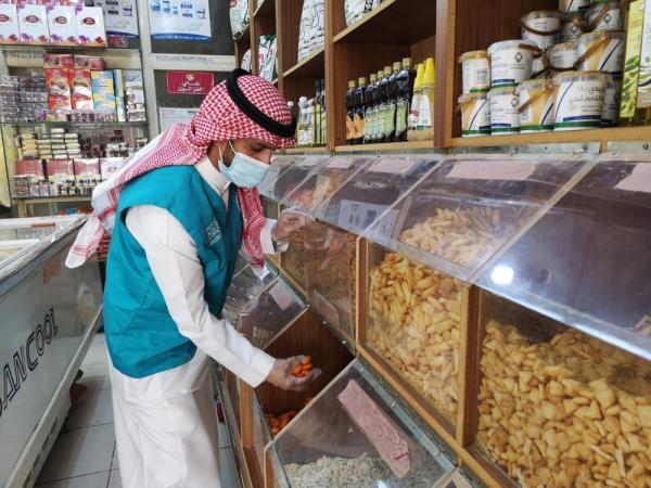 1366 جولة ترصد 11 نشاطا تجاريا مخالفا بالشرقية