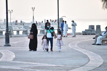 الواجهات البحرية.. قبلة المتنزهين في أيام العيد