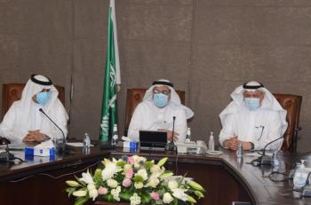 العودة من إجازة العيد.. معايدة «افتراضية» وتطبيق الاحترازات بالدوائر الحكومية