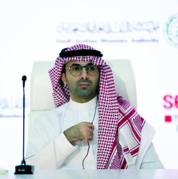 وسام الدرجة الرابعة لـ«الخزيم»