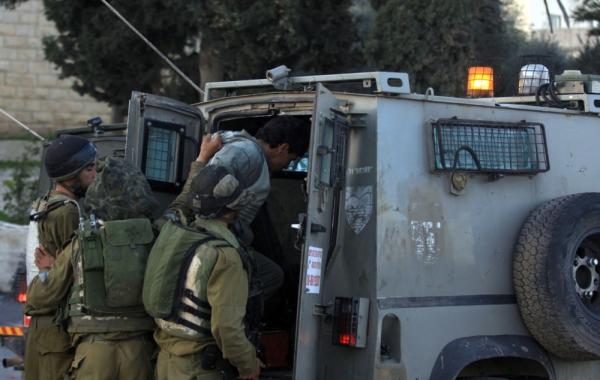 الاحتلال يعتقل فلسطينيين من رام الله والبيرة