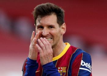 ميسي يقرر الاستمرار في برشلونة
