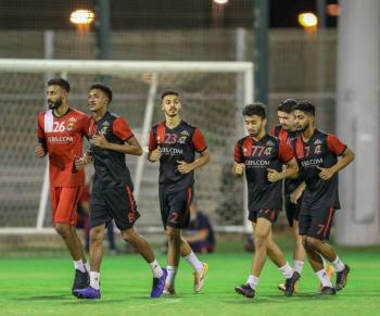 رئيس الوحدة يشحذ همم اللاعبين قبل النصر