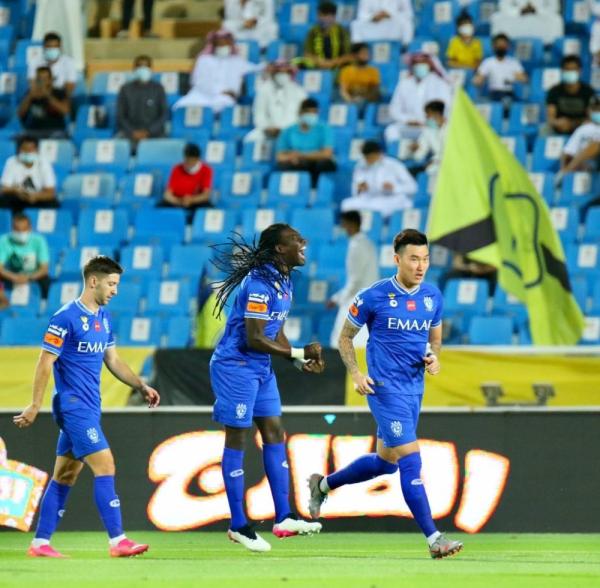 بالعربي الفصيح.. الهلال ما يطيح!!