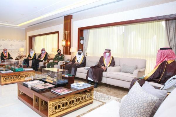 نائب أمير الشرقية يستعرض التقرير السنوي لـ 