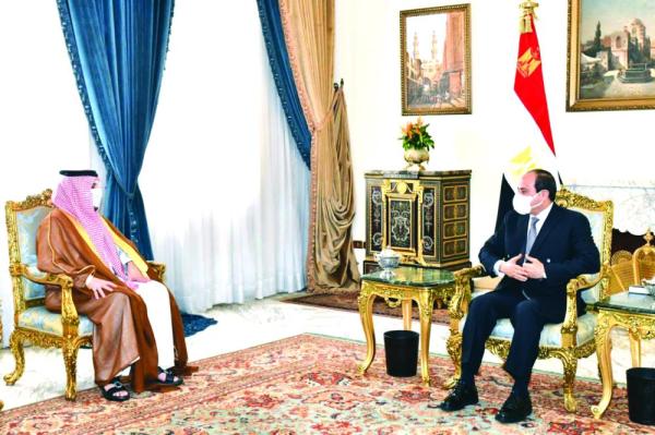 آل الشيخ ينقل تحيات القيادة للرئيس المصري