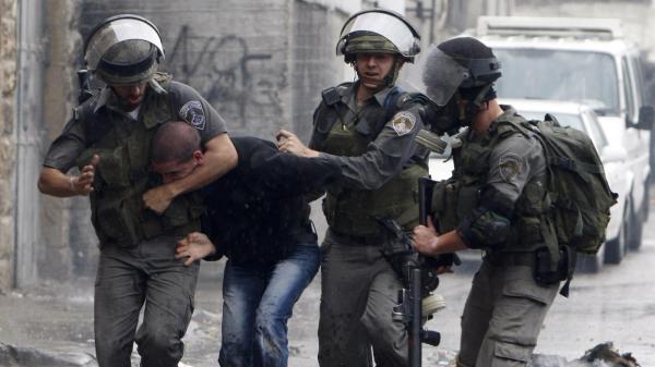 قوات الاحتلال تعتقل فلسطينيين من نابلس وجنين