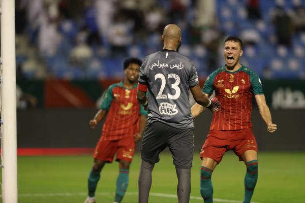 الاتفاق يقهر الرائد بثلاثية