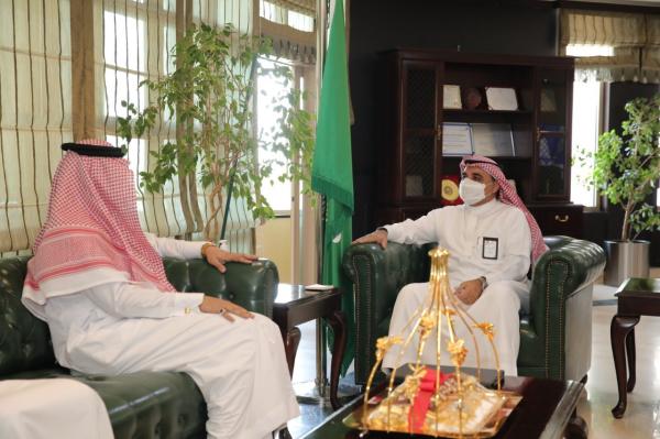 أمين الأحساء يلتقي فريق المحافظة