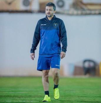 المساعدان الوطنيان في النهائي الأغلى