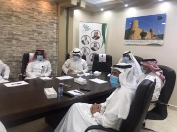 «عمل رأس تنورة» يبحث تعاميم «الموارد البشرية»