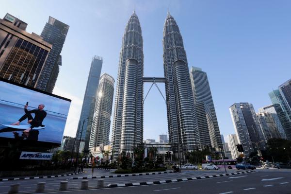 16 طائرة صينية تخترق المجال الجوي الماليزي
