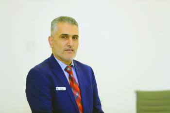 «فنانو العرائس» يتألقون عالميا ويحبطون محليا