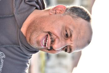 «الدراجات» تقلق ممارسي المشي بكورنيش الخبر الشمالي