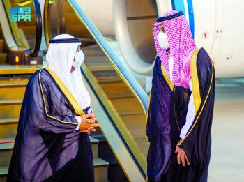 ولي العهد يستعرض التطورات الإقليمية مع الشيخ مشعل الأحمد