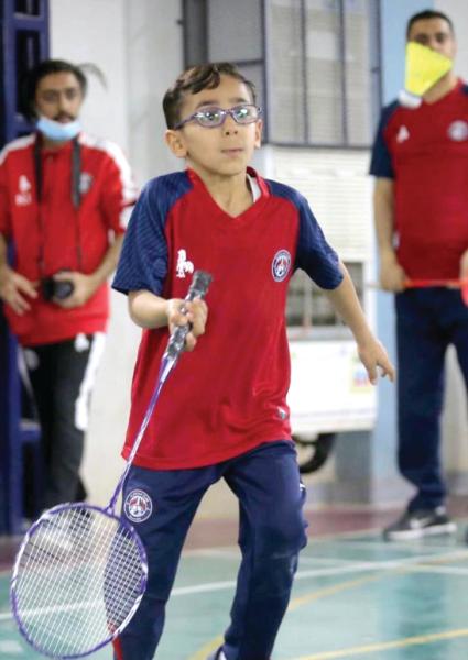 العميش نجم الريشة الطائرة وحلم الأخضر