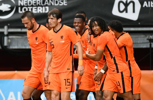 هولندا تفوز على جورجيا بثلاثية نظيفة وديا