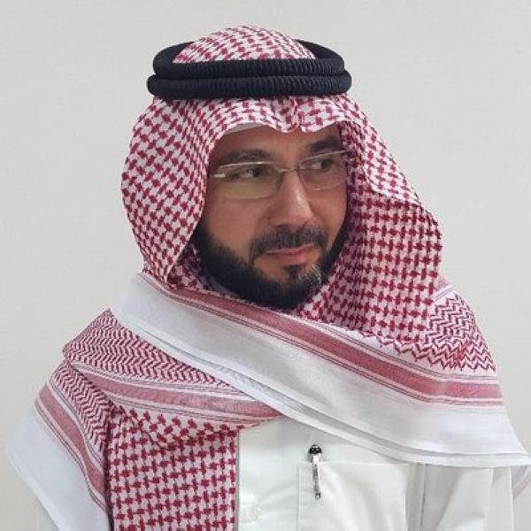 «سعود» على السرير الأبيض
