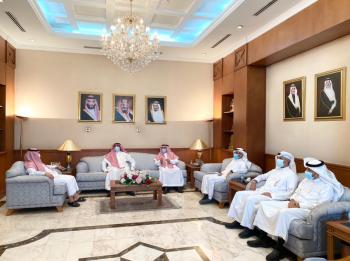 احتياجات تاروت الخدمية على طاولة محافظ القطيف
