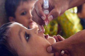 باكستان : حملة للتطعيم ضد شلل الأطفال مع تراجع كورونا