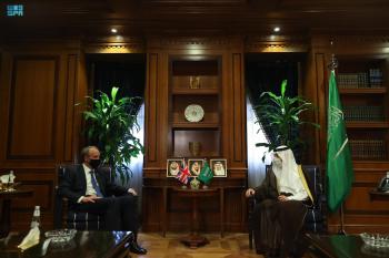 الجبير يبحث المستجدات مع  وزير خارجية بريطانيا