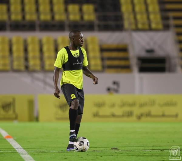 الشباب.. ينفي مفاوضات عبدالحميد