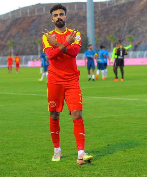 العمري مطلوب للكبار!!