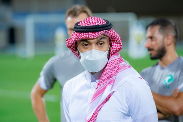 وزير الرياضة.. في تشكيلة الأخضر!