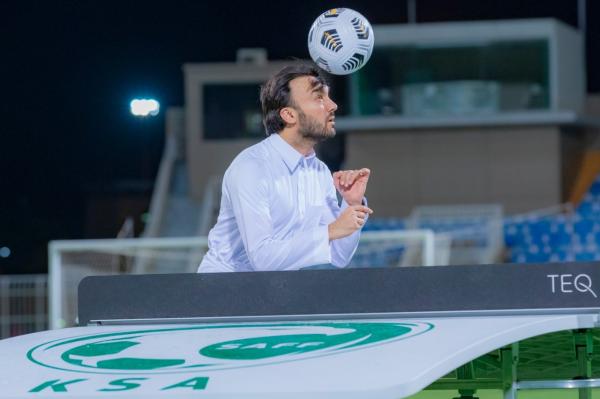 وزير الرياضة.. في تشكيلة الأخضر!