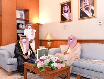 محافظ القطيف المكلف يطلع على حملة «ربِّ اجعل هذا البلد آمناً»