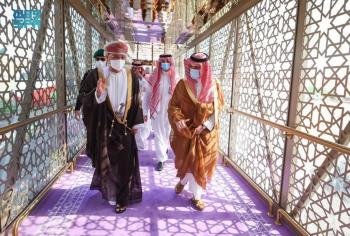 وزير الخارجية يستقبل نظيره العماني لدى وصوله الرياض