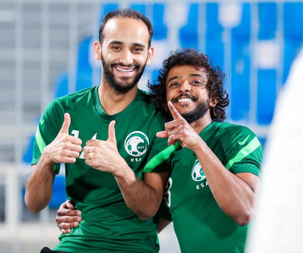 الأخضر.. معنويات عالية!!