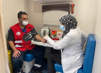 «الهلال الأحمر» ينظم مبادرة للتبرع بالدم في جدة