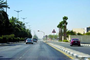 «الغبار» يحجب الرؤية في الشرقية