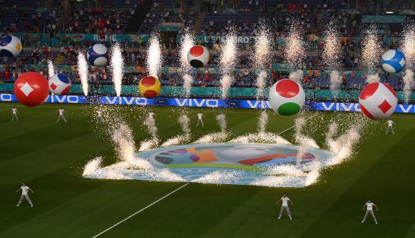 «يورو».. تعود في زمن الكورونا
