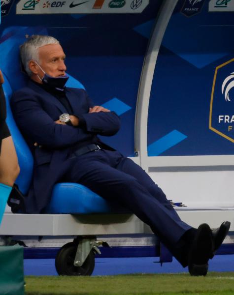 ديشامب: لا مشكلة بين جيرو ومبابي