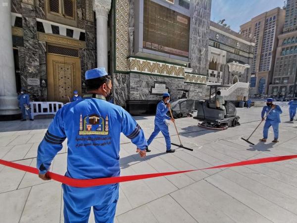 السديس: منع العمل تحت أشعة الشمس بالحرمين