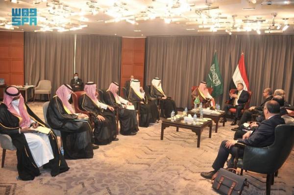 «القصبي» يستعرض مع وزراء مصريين التعاون التجاري والاقتصادي