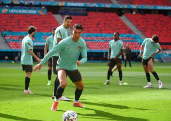 رونالدو: الحفاظ على اللقب أهم من الأرقام القياسية