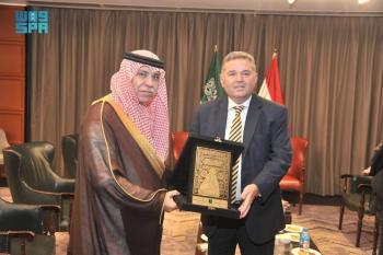 «القصبي» يستعرض مع وزراء مصريين التعاون التجاري والاقتصادي