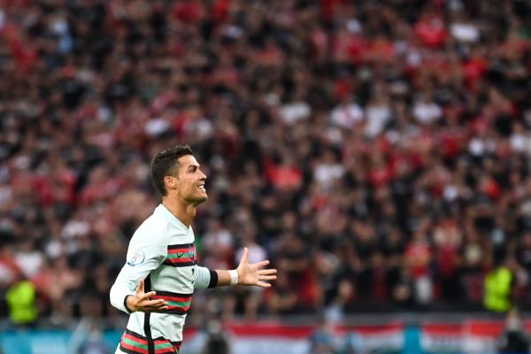 رونالدو يقود البرتغال للفوز على المجر